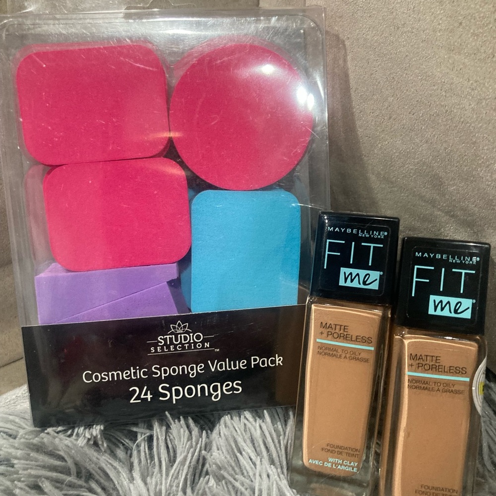 2 Maybelline Fit Me #322 with 24 sponges